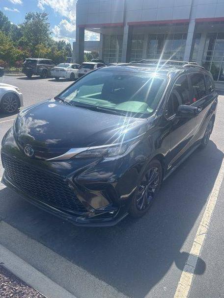 TOYOTA SIENNA 2021 5TDDRKEC8MS026919 image