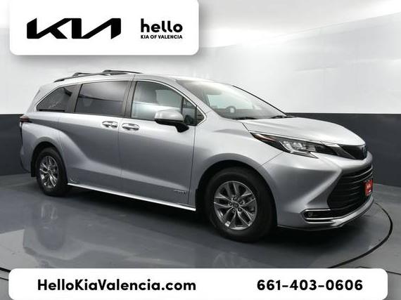 TOYOTA SIENNA 2021 5TDJRKECXMS064817 image