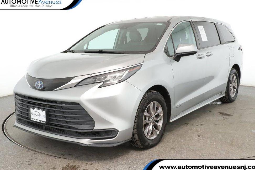 TOYOTA SIENNA 2021 5TDKSKFC9MS008505 image