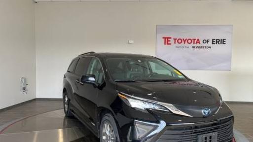 TOYOTA SIENNA 2021 5TDYSKFC6MS034621 image