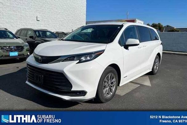 TOYOTA SIENNA 2021 5TDKRKEC8MS073374 image