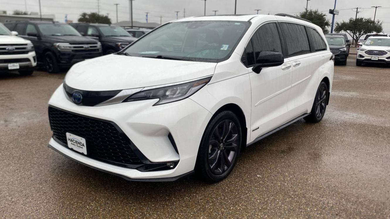 TOYOTA SIENNA 2021 5TDXRKEC4MS066895 image