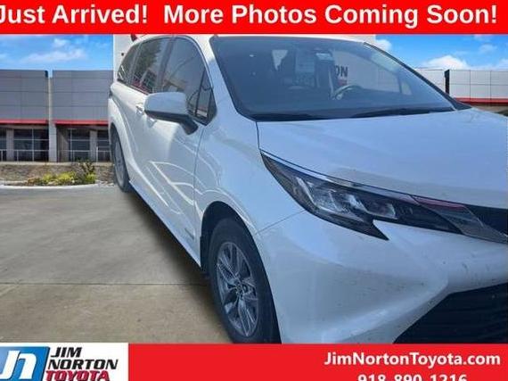 TOYOTA SIENNA 2021 5TDYRKEC5MS037913 image