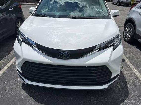 TOYOTA SIENNA 2021 5TDKSKFC3MS040446 image