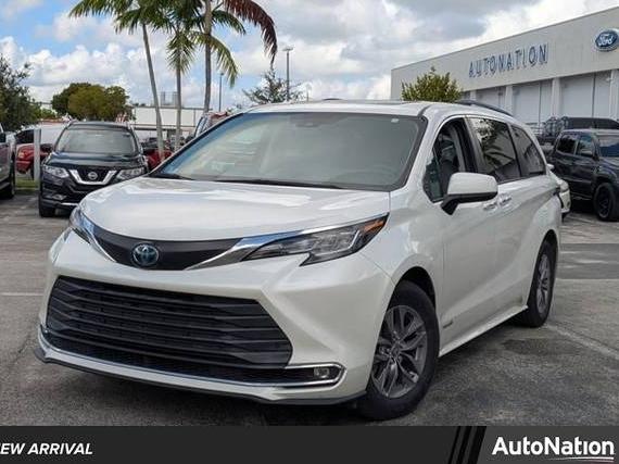 TOYOTA SIENNA 2021 5TDYRKECXMS046574 image