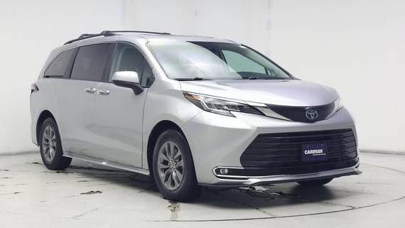 TOYOTA SIENNA 2021 5TDJRKEC5MS007358 image