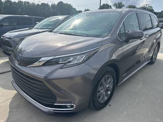 TOYOTA SIENNA 2021 5TDYRKEC3MS063748 image