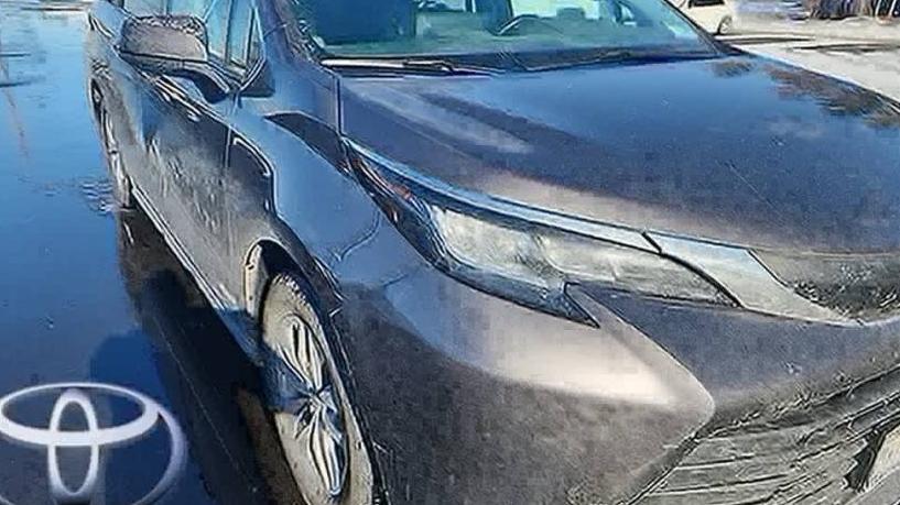 TOYOTA SIENNA 2021 5TDKSKFC1MS015299 image