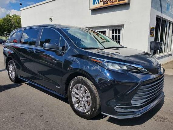 TOYOTA SIENNA 2021 5TDKRKEC3MS001532 image