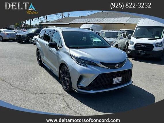 TOYOTA SIENNA 2021 5TDDRKEC7MS001980 image