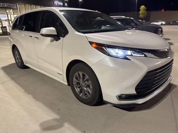 TOYOTA SIENNA 2021 5TDYRKEC4MS006992 image