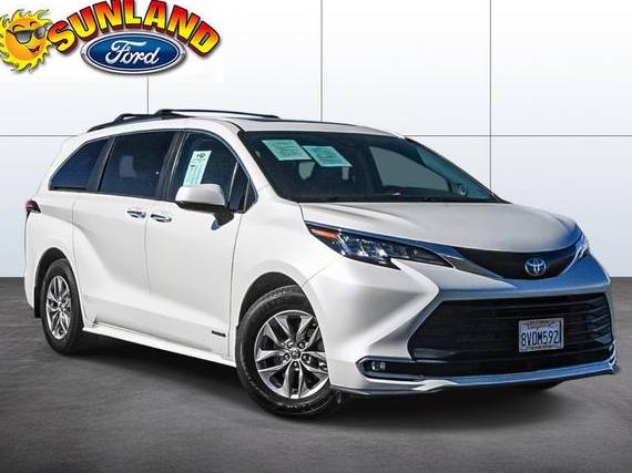 TOYOTA SIENNA 2021 5TDJRKEC3MS030332 image