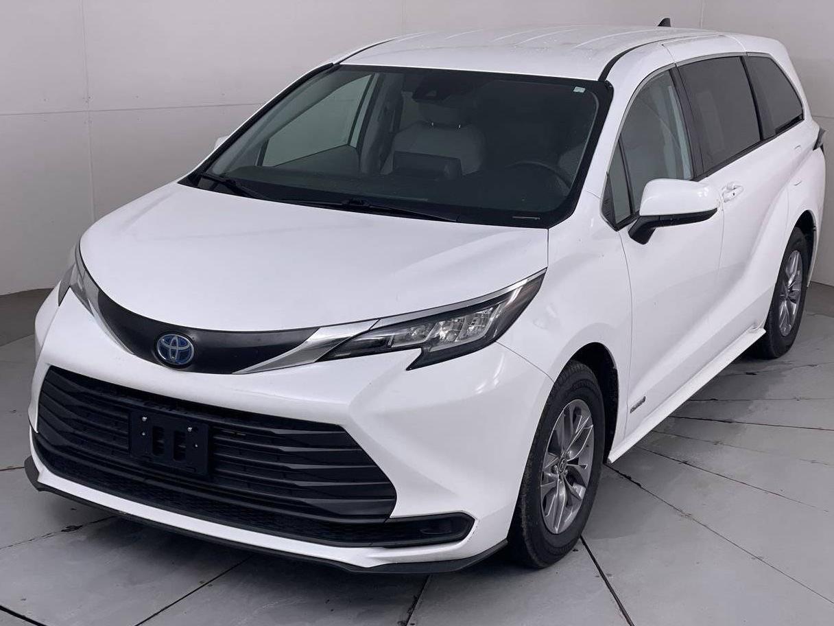 TOYOTA SIENNA 2021 5TDKRKEC2MS020332 image