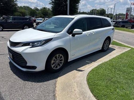 TOYOTA SIENNA 2021 5TDBRKEC7MS036929 image