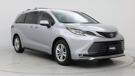 TOYOTA SIENNA 2021 5TDZSKFC8MS038674 image