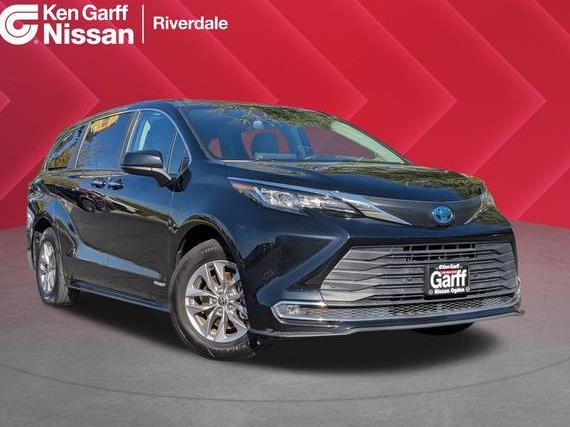 TOYOTA SIENNA 2021 5TDYSKFC7MS030058 image