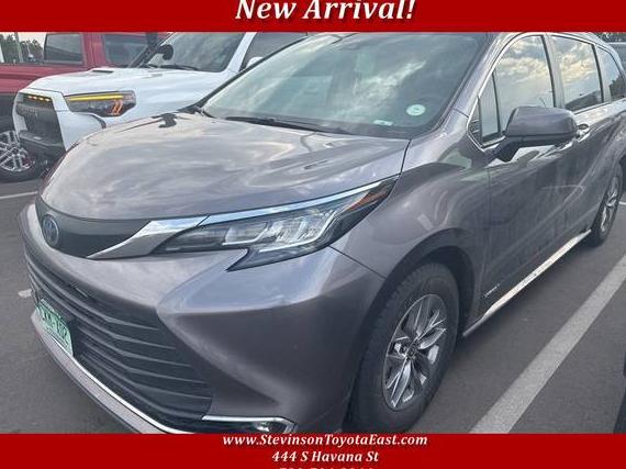 TOYOTA SIENNA 2021 5TDYSKFC7MS036197 image