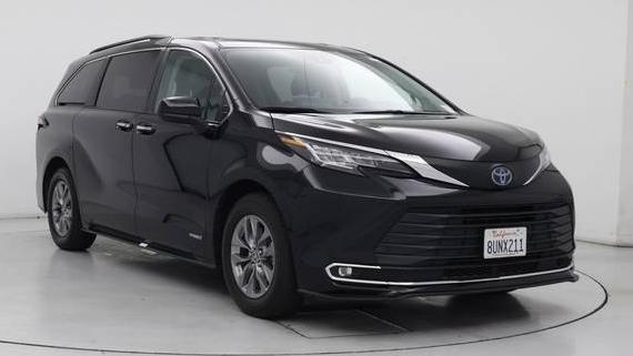 TOYOTA SIENNA 2021 5TDJRKEC3MS009741 image