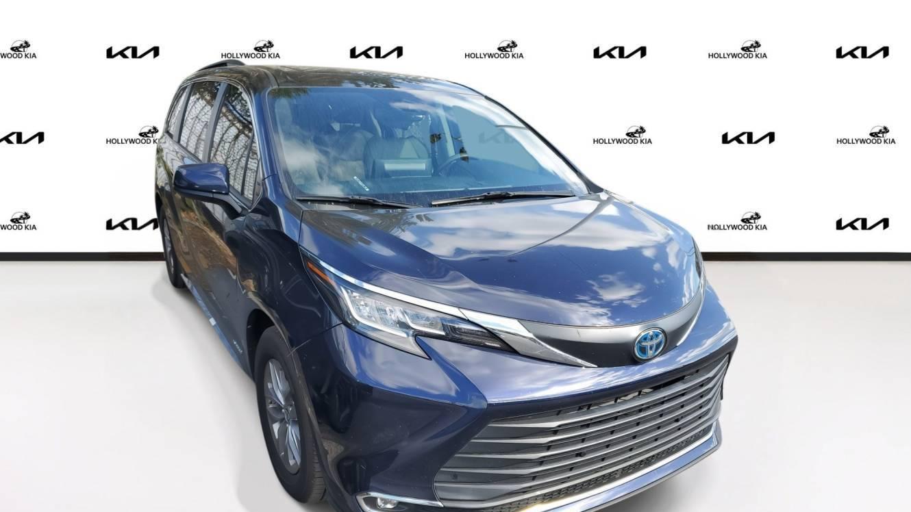 TOYOTA SIENNA 2021 5TDYRKEC2MS002830 image