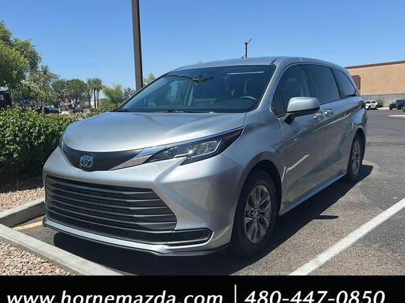 TOYOTA SIENNA 2021 5TDKRKEC4MS010515 image