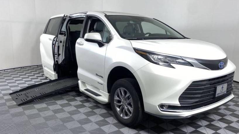 TOYOTA SIENNA 2021 5TDYRKEC1MS030747 image