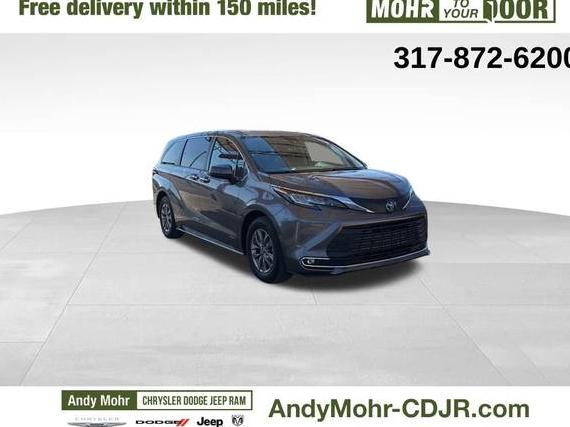 TOYOTA SIENNA 2021 5TDYRKEC9MS038501 image
