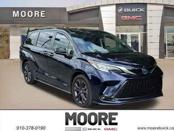 TOYOTA SIENNA 2021 5TDXRKEC7MS070200 image