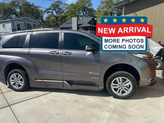 TOYOTA SIENNA 2021 5TDZRKEC0MS064909 image