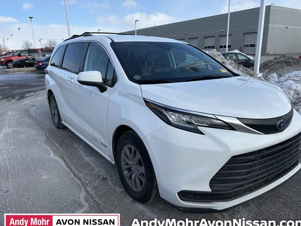 TOYOTA SIENNA 2021 5TDKRKEC9MS039718 image