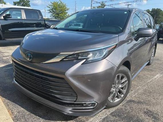 TOYOTA SIENNA 2021 5TDYSKFC2MS013748 image