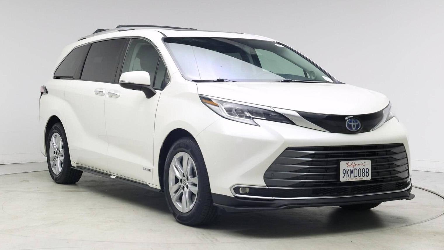 TOYOTA SIENNA 2021 5TDZRKEC3MS027031 image