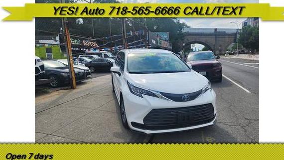 TOYOTA SIENNA 2021 5TDKRKEC1MS041205 image