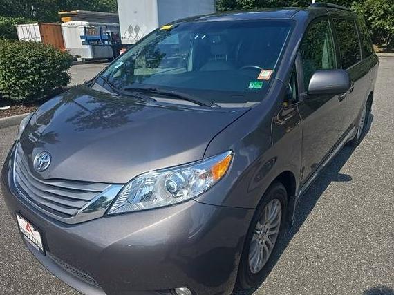 TOYOTA SIENNA 2017 5TDYZ3DC1HS879760 image