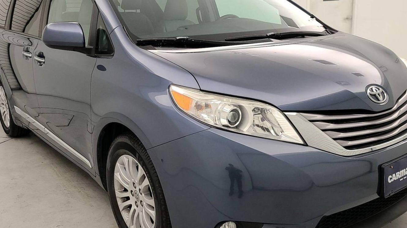 TOYOTA SIENNA 2017 5TDYZ3DC2HS818000 image