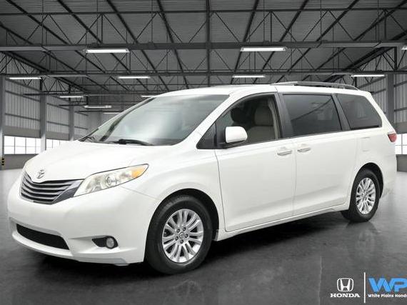 TOYOTA SIENNA 2017 5TDYZ3DC1HS848427 image