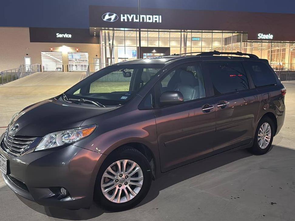 TOYOTA SIENNA 2017 5TDYZ3DC0HS792397 image