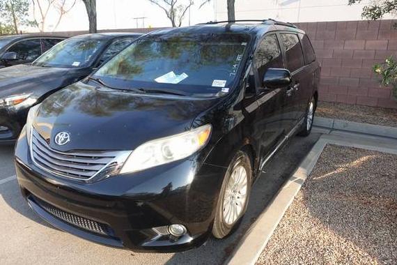 TOYOTA SIENNA 2017 5TDYZ3DC4HS770550 image