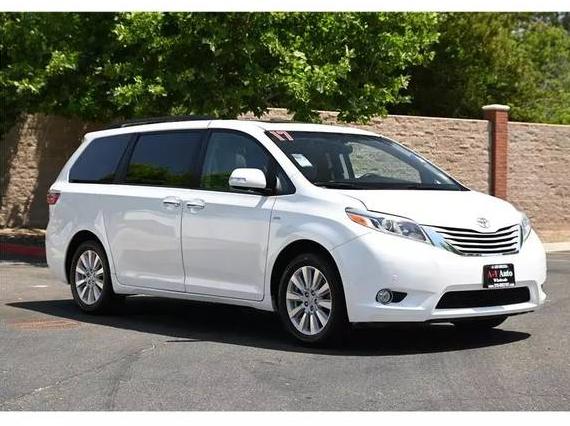 TOYOTA SIENNA 2017 5TDDZ3DC2HS152108 image