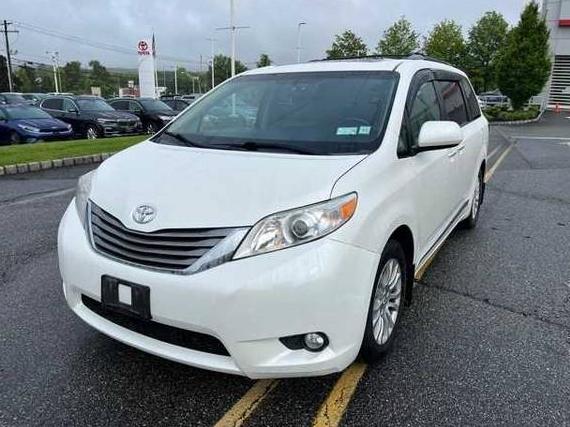 TOYOTA SIENNA 2017 5TDYZ3DC3HS805241 image