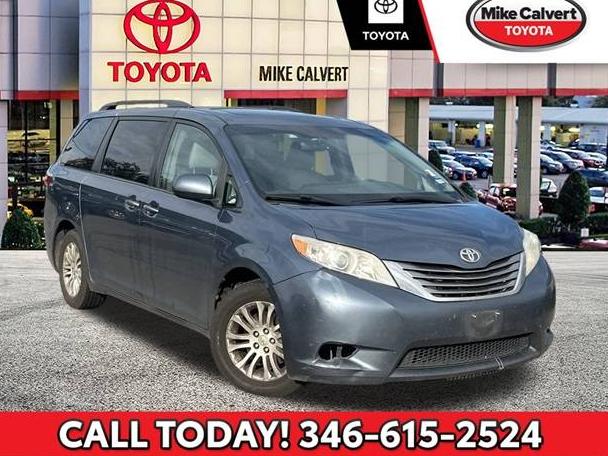 TOYOTA SIENNA 2017 5TDYZ3DC8HS888097 image