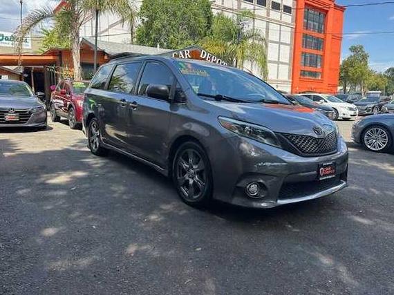 TOYOTA SIENNA 2017 5TDXZ3DC8HS813136 image