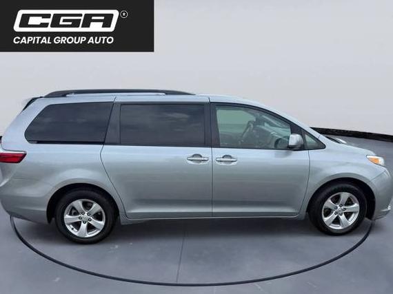 TOYOTA SIENNA 2017 5TDKZ3DC9HS814659 image
