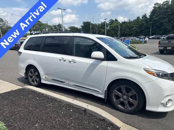 TOYOTA SIENNA 2017 5TDXZ3DC7HS853725 image
