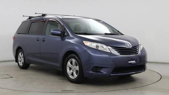 TOYOTA SIENNA 2017 5TDKZ3DC4HS774913 image