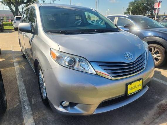 TOYOTA SIENNA 2017 5TDYZ3DC3HS888606 image