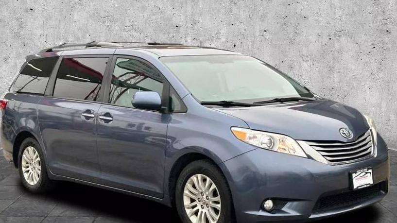 TOYOTA SIENNA 2017 5TDYZ3DC4HS811503 image