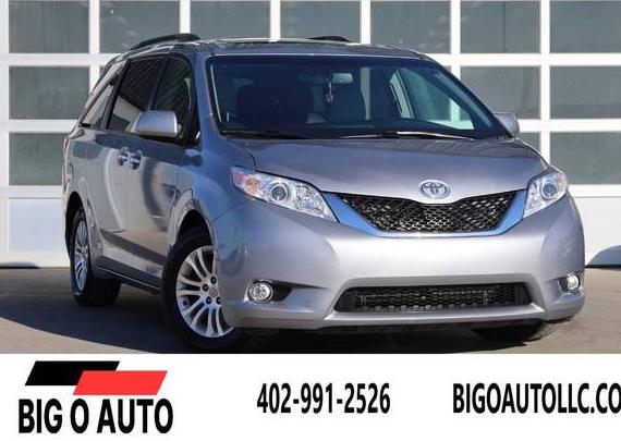 TOYOTA SIENNA 2017 5TDYZ3DC2HS847142 image