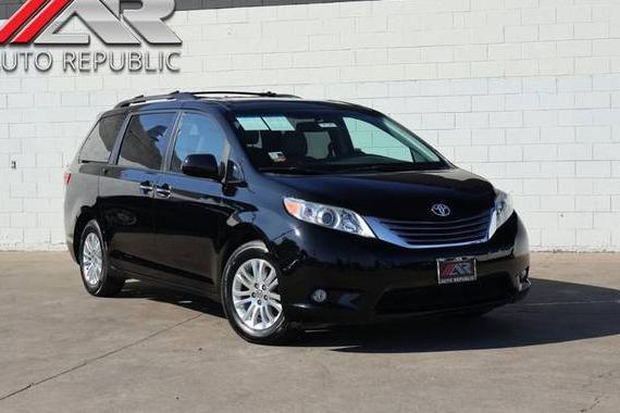 TOYOTA SIENNA 2017 5TDYZ3DC2HS777254 image TOYOTA SIENNA 2017 5TDYZ3DC2HS777254 image