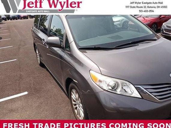 TOYOTA SIENNA 2017 5TDYZ3DC2HS799240 image