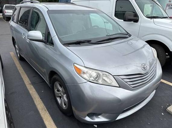 TOYOTA SIENNA 2017 5TDKZ3DCXHS852269 image